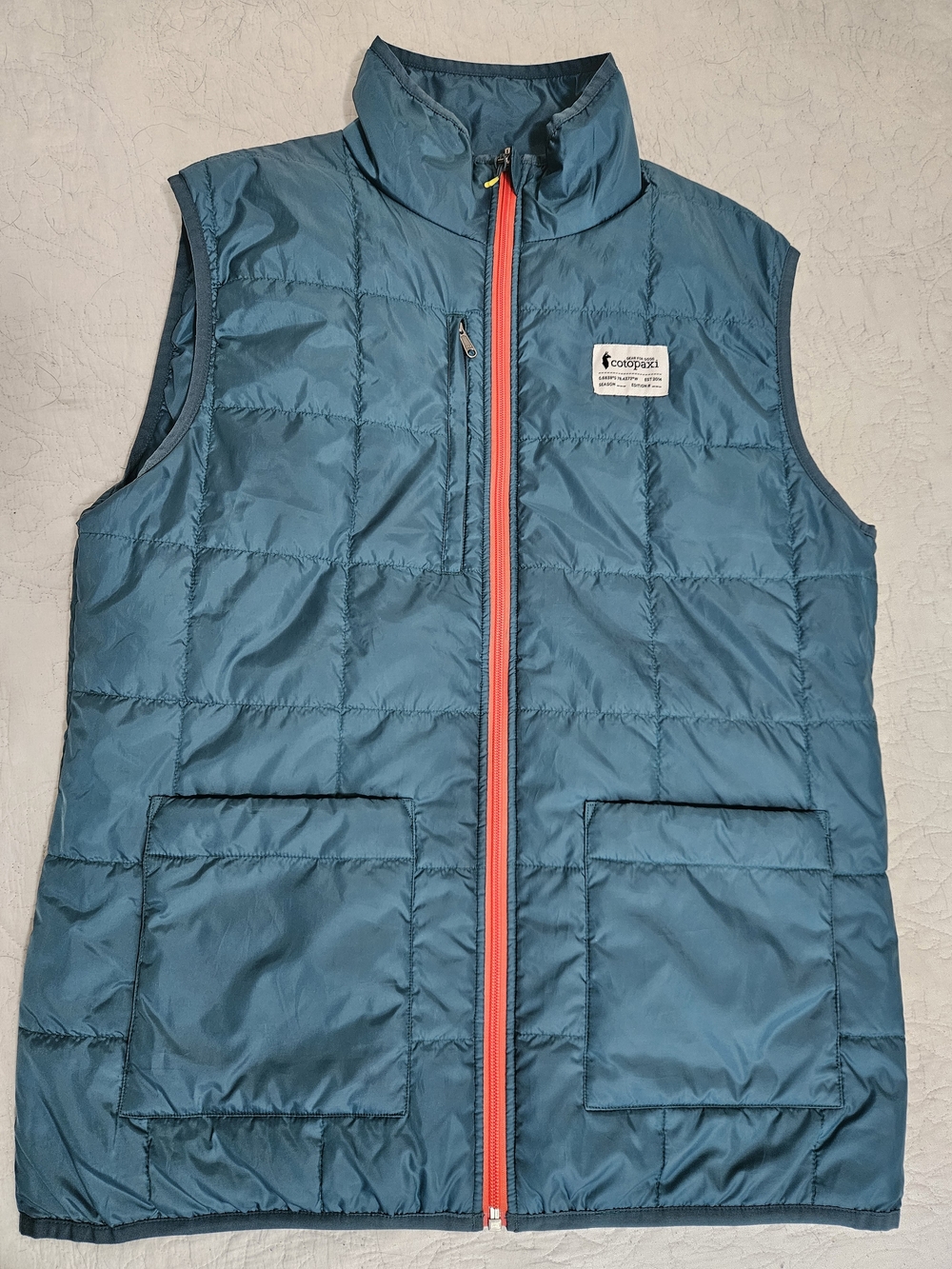Cotopaxi Teca Calido Insulated Vest - Large **Reversible** - Picture 6 of 6
